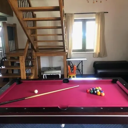 Jagoda Duzy W Gorach 12-15 Osob,jacuzzi, Kominek,bilard Feriehus Zabrzez