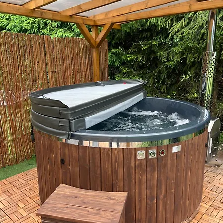 Jagoda Duzy W Gorach 12-15 Osob,jacuzzi, Kominek,bilard Feriehus